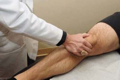 Диабет и грыжа: врач Романенко назвала причины появления боли в ногах у пожилых